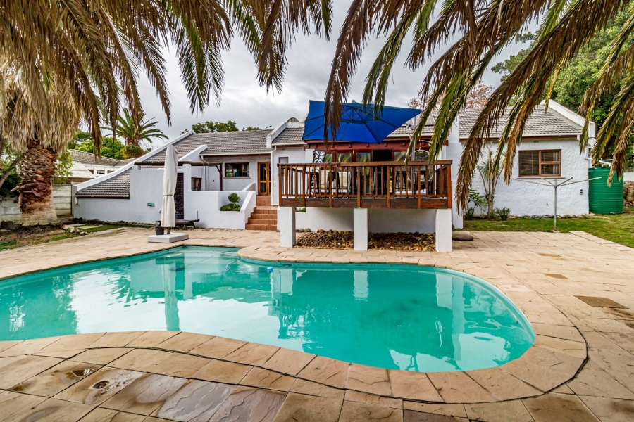 3 Bedroom Property for Sale in Die Wingerd Western Cape